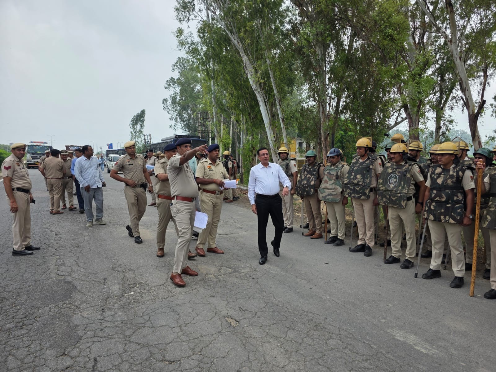 पुलिस महानिरीक्षक, हिसार मंडल, हिसार श्री कुलदीप सिंह, भा.पु.से. ने पुलिस अधीक्षक जींद श्री कुलदीप सिंह आईपीएस के कुशल नेतृत्व में कानून एवं व्यवस्था बनाए रखने के उद्देश्य से जिला के पंजाब बॉर्डर पर दाता सिंह वाला नाका पर पुलिस व्यवस्था का जायजा लिया